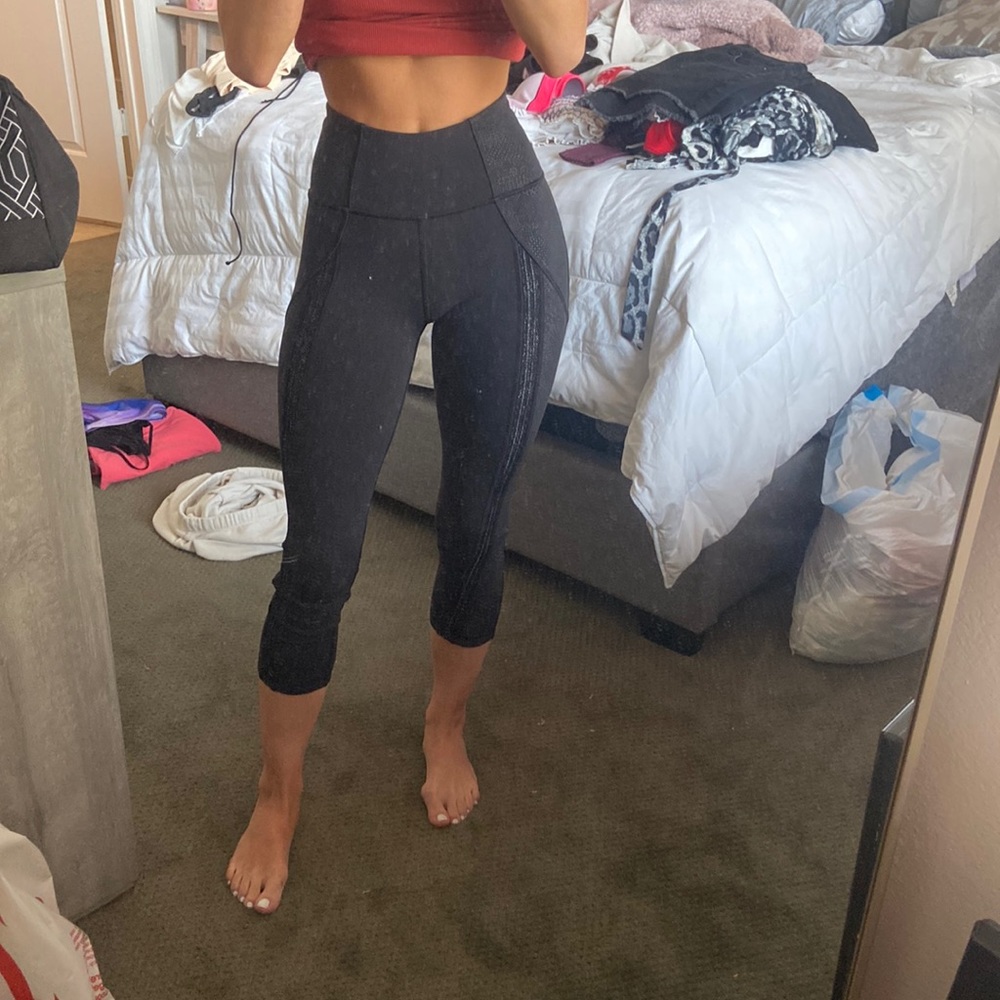 Lululemon Black Reflective High-Waisted Crop Leggings (Size 2)